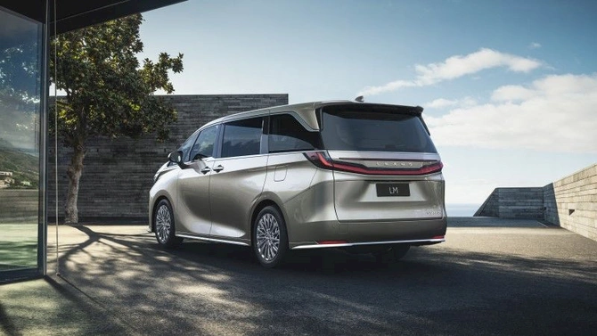 Lexus LM modeli təqdim edildi — Azərbaycanda 2 VERSİYADA (FOTOLAR)