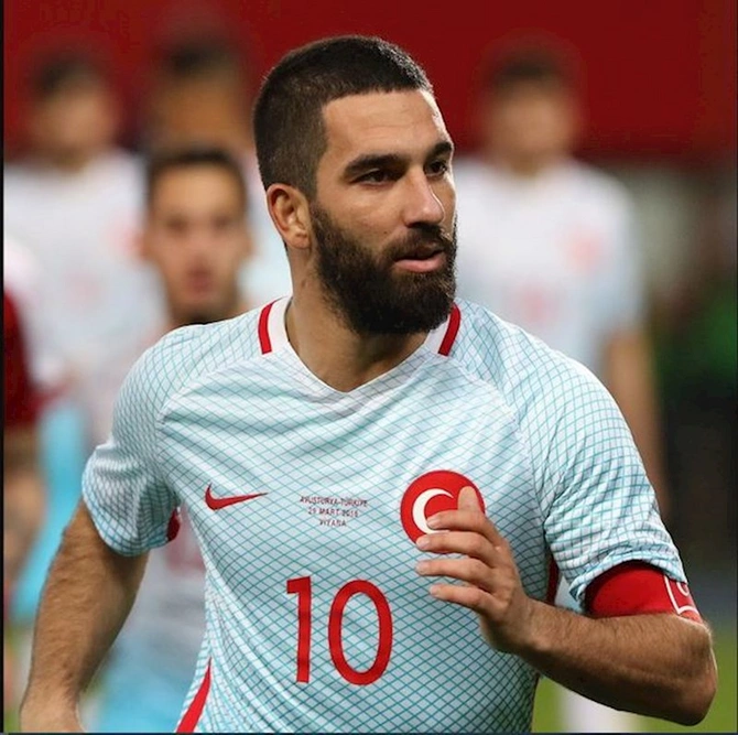 İlıcalı “Survivor”da görmək istədiyi iki əfsanəvi futbolçunu açıqladı: “İndi texniki direktordurlar” — FOTO