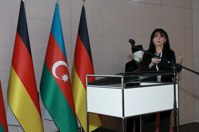 Almaniyada Azərbaycanlı Həkimlərin II Forumu müzakirələrlə davam edib