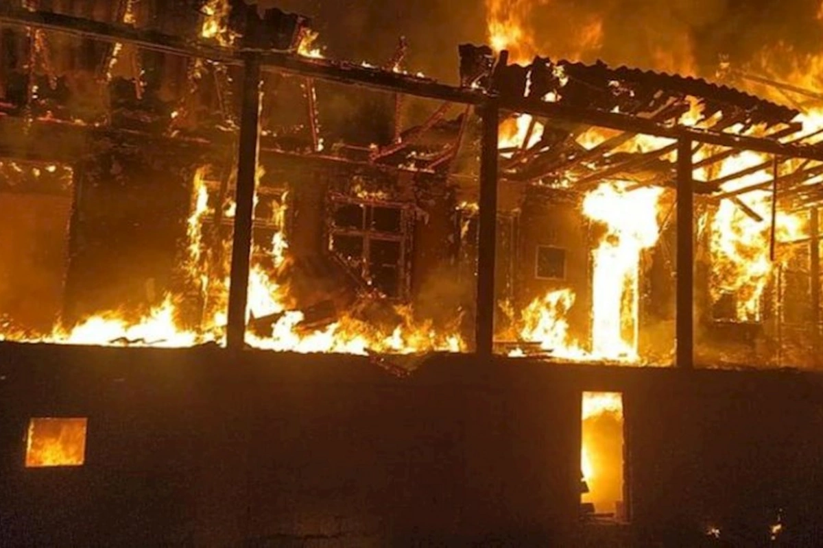 Cəlilabadda evdə yanğın olub, iki nəfər xəsarət alıb