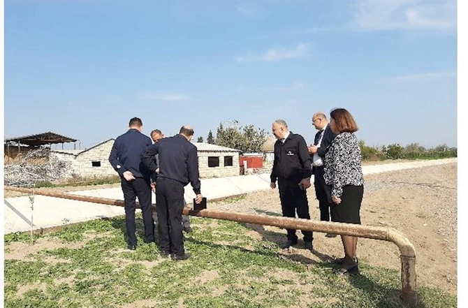 Muradalılı kənd sakinlərinin “Açıq mikrofon”dan “murad” almaq istəyi — FOTOLAR Muradalılı kənd sakinlərinin “Açıq mikrofon”dan “murad” almaq istəyi — FOTOLAR