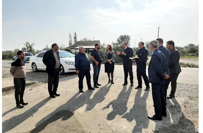 Muradalılı kənd sakinlərinin “Açıq mikrofon”dan “murad” almaq istəyi — FOTOLAR Muradalılı kənd sakinlərinin “Açıq mikrofon”dan “murad” almaq istəyi — FOTOLAR
