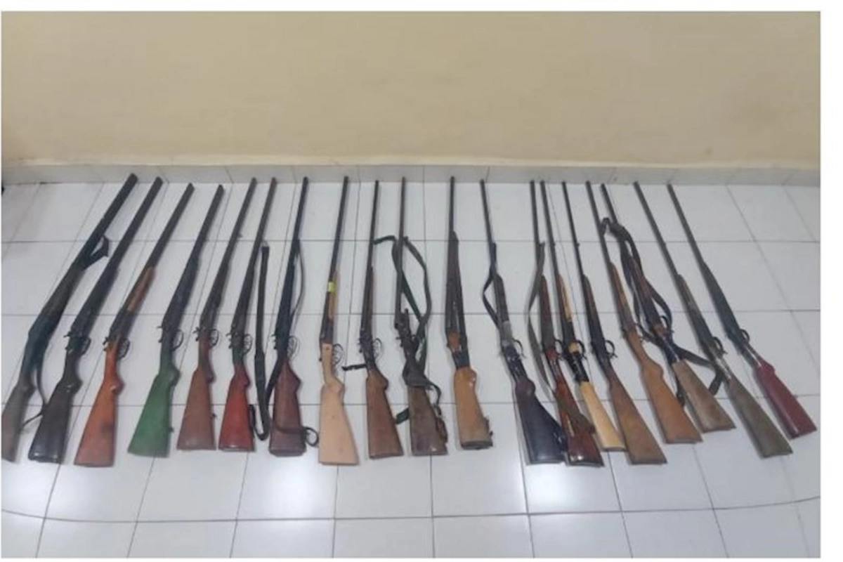 Şirvanda 19 ov tüfəngi polisə təhvil verildi