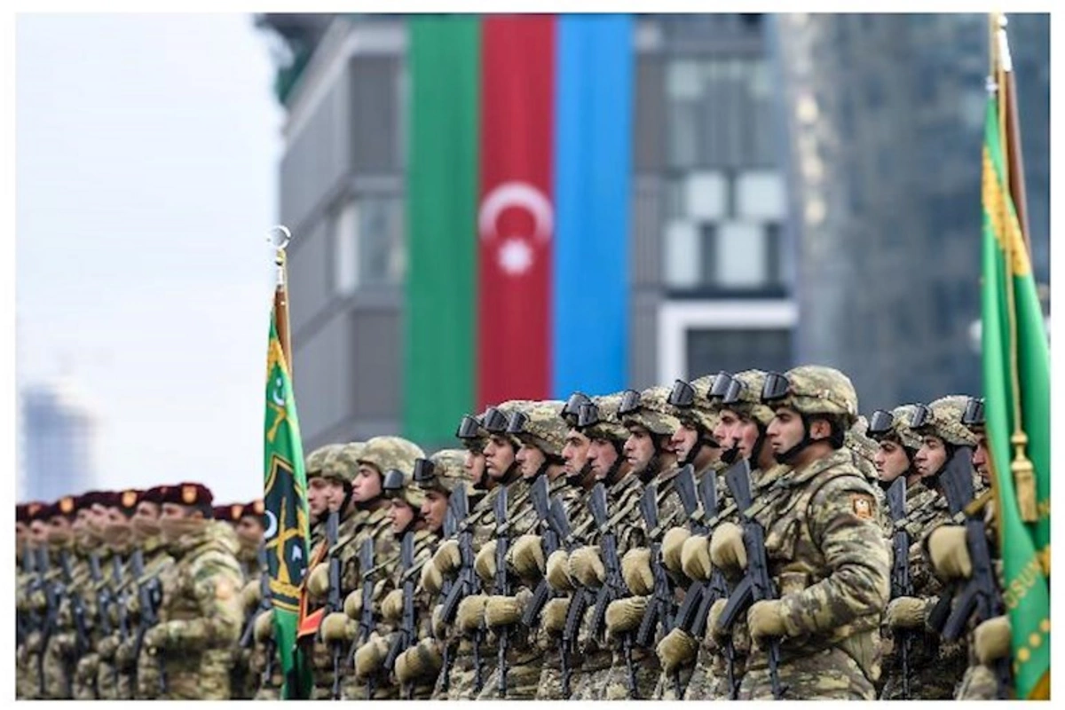 Hərbçilərin əməkhaqları artırılır