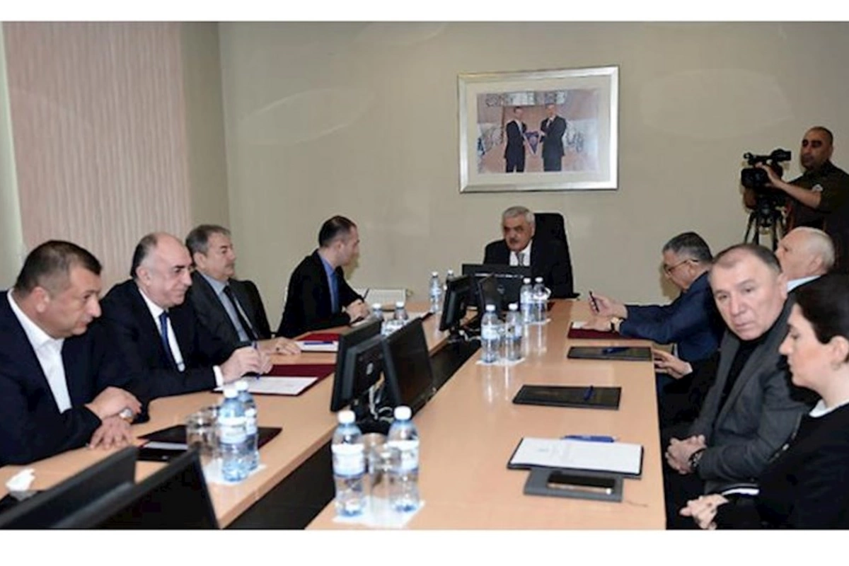 Elmar Məmmədyarov iclasa gəlmədi