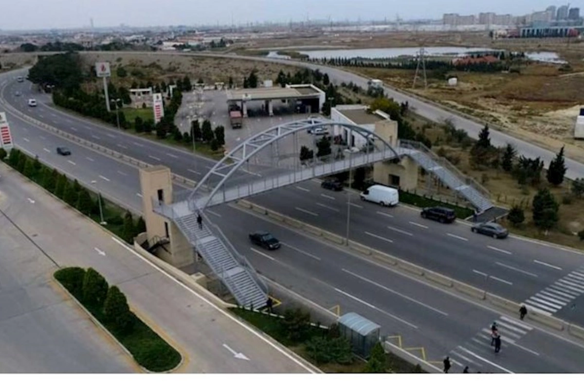 Bakıda yerüstü piyada keçidi istifadəyə verildi — VİDEO