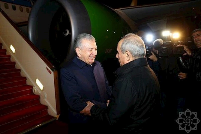 Özbəkistan Prezidenti Azərbaycana gəldi — FOTOLAR