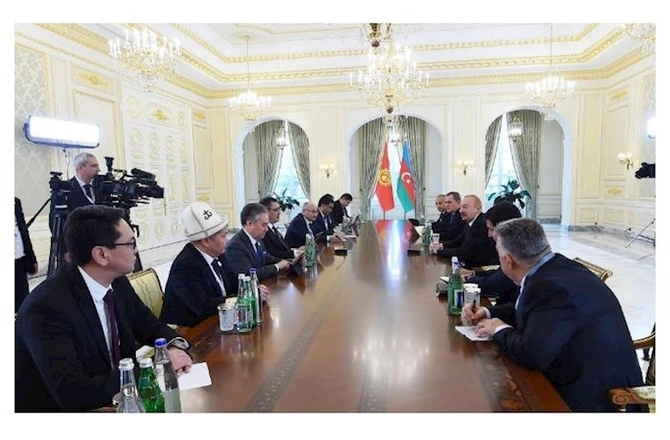İlham Əliyev Qırğızıstan Prezidenti ilə görüşüb