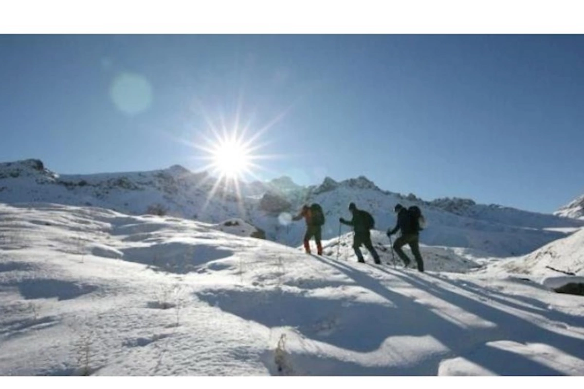 İranda 5 alpinist qar uçqunu altında qalıb