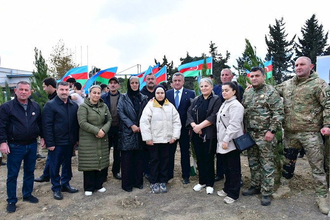 Abşeron rayonunda “Heydər Əliyev İli” çərçivəsində genişmiqyaslı ağacəkmə aksiyası keçirilib