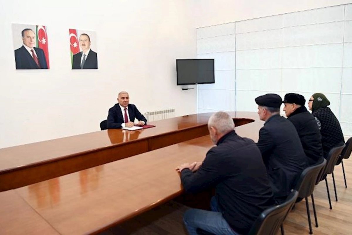 “Azərişıq” ASC-nin sədri Vüqar Əhmədov Şabranda vətəndaşları qəbul edib