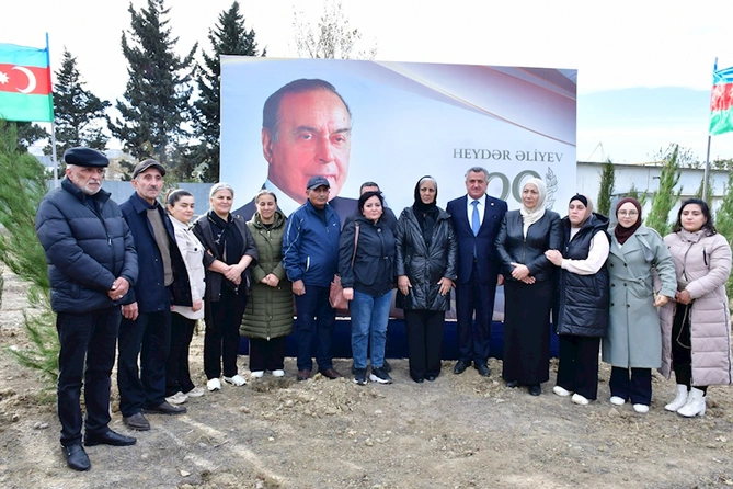 Abşeron rayonunda “Heydər Əliyev İli” çərçivəsində genişmiqyaslı ağacəkmə aksiyası keçirilib