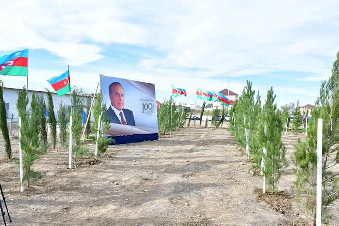 Abşeron rayonunda “Heydər Əliyev İli” çərçivəsində genişmiqyaslı ağacəkmə aksiyası keçirilib