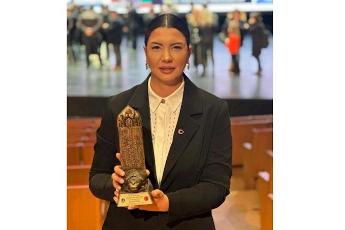 Fulya Öztürk mükafatını Qarabağ şəhidlərinə həsr etdi — FOTO
