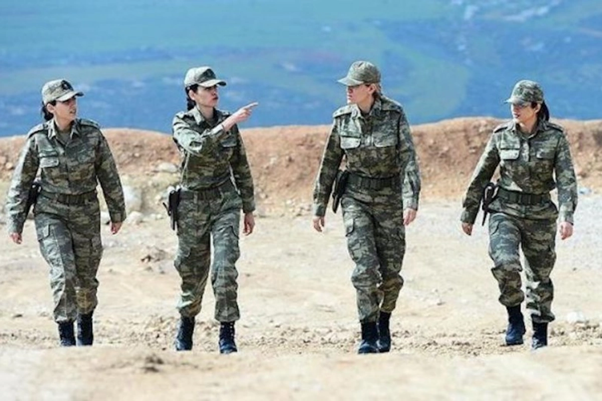 Hərbçi qadınların ehtiyatda olma yaş həddi ləğv olunur