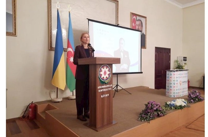 Kiyevdə Ulu Öndərin 100 illiyinə həsr edilən poçt markası dəstinin təqdimatı olub — VİDEO Kiyevdə Ulu Öndərin 100 illiyinə həsr edilən poçt markası dəstinin təqdimatı olub — VİDEO