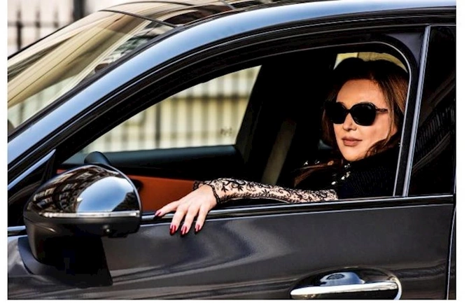 Tanınmış azərbaycanlı rəssam “She's Mercedes” layihəsində — FOTO Tanınmış azərbaycanlı rəssam “She's Mercedes” layihəsində — FOTO