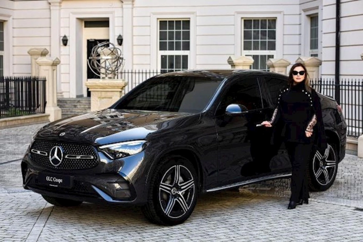 Tanınmış azərbaycanlı rəssam “She's Mercedes” layihəsində — FOTO