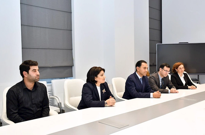 Pyes müsabiqəsi qaliblərinə mükafatlar təqdim olundu — FOTOLAR