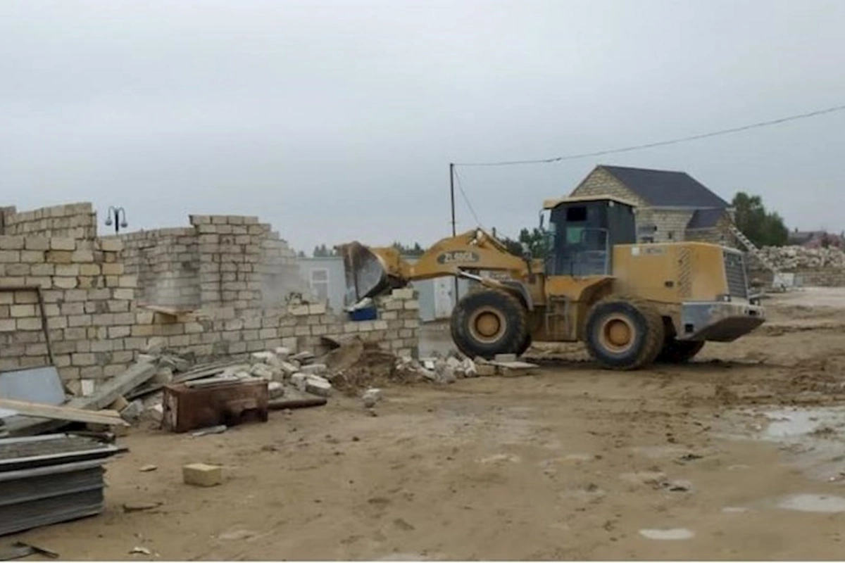 Qalada qanunsuz tikililər söküldü — VİDEO