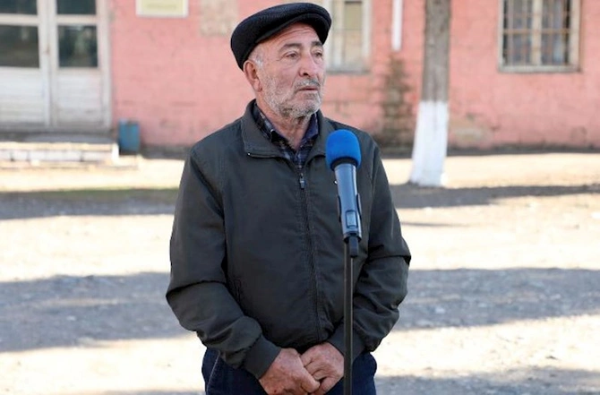 Qazaxın Kosalar kənd sakinləri Açıq mikrofonda — FOTO Qazaxın Kosalar kənd sakinləri Açıq mikrofonda — FOTO