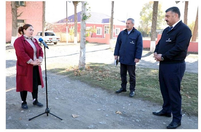 Qazaxın Kosalar kənd sakinləri Açıq mikrofonda — FOTO Qazaxın Kosalar kənd sakinləri Açıq mikrofonda — FOTO