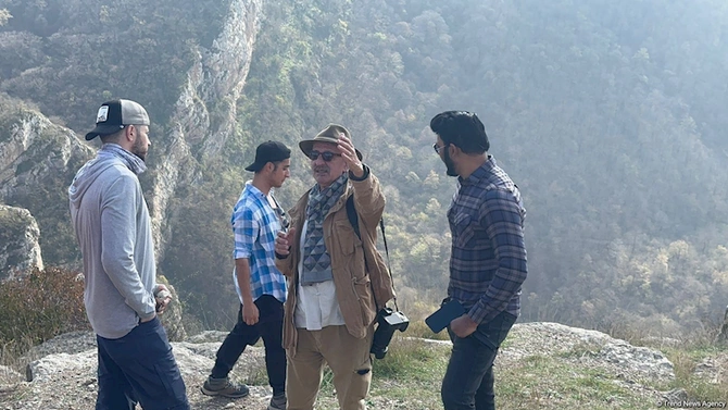 Beynəlxalq səyyahlar Cıdır düzündə — FOTO