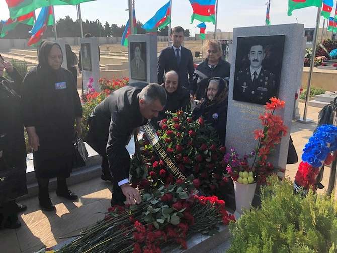 Abşeron rayonunda şəhidlər yad edilir — FOTOLAR