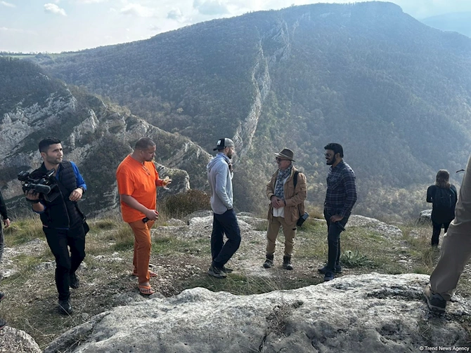 Beynəlxalq səyyahlar Cıdır düzündə — FOTO