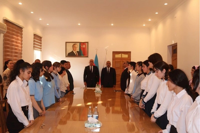 Zəfər zirvəsinə yüksələn qəhrəmanlar — FOTOLAR Zəfər zirvəsinə yüksələn qəhrəmanlar — FOTOLAR