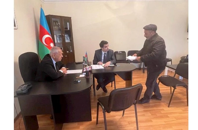 Seçicilər deputatdan işsizlik problemini parlamentdə qaldırmağı xahiş etdilər — FOTOLAR