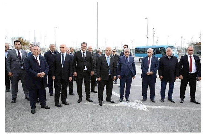 AHİK Zəfər Günü ilə əlaqədar 4200 ailəyə sovqat göndərib — FOTOLAR AHİK Zəfər Günü ilə əlaqədar 4200 ailəyə sovqat göndərib — FOTOLAR