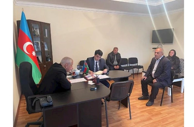Seçicilər deputatdan işsizlik problemini parlamentdə qaldırmağı xahiş etdilər — FOTOLAR