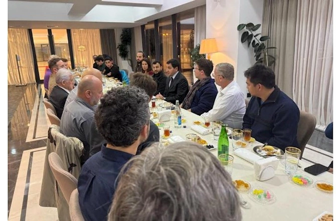 Hikmət Hacıyev Qarabağdan qayıdan beynəlxalq səyyahlarla görüşdü