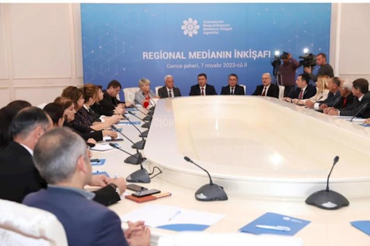 “Regional Medianın İnkişafı” layihəsi çərçivəsində media nümayəndələri ilə növbəti görüş Gəncə şəhərində keçirilib — FOTOLAR