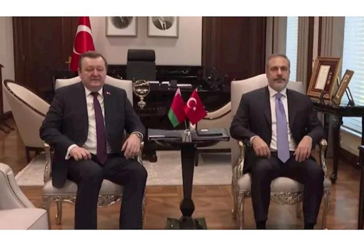 Hakan Fidan belarusiyalı həmkarı ilə görüşdü