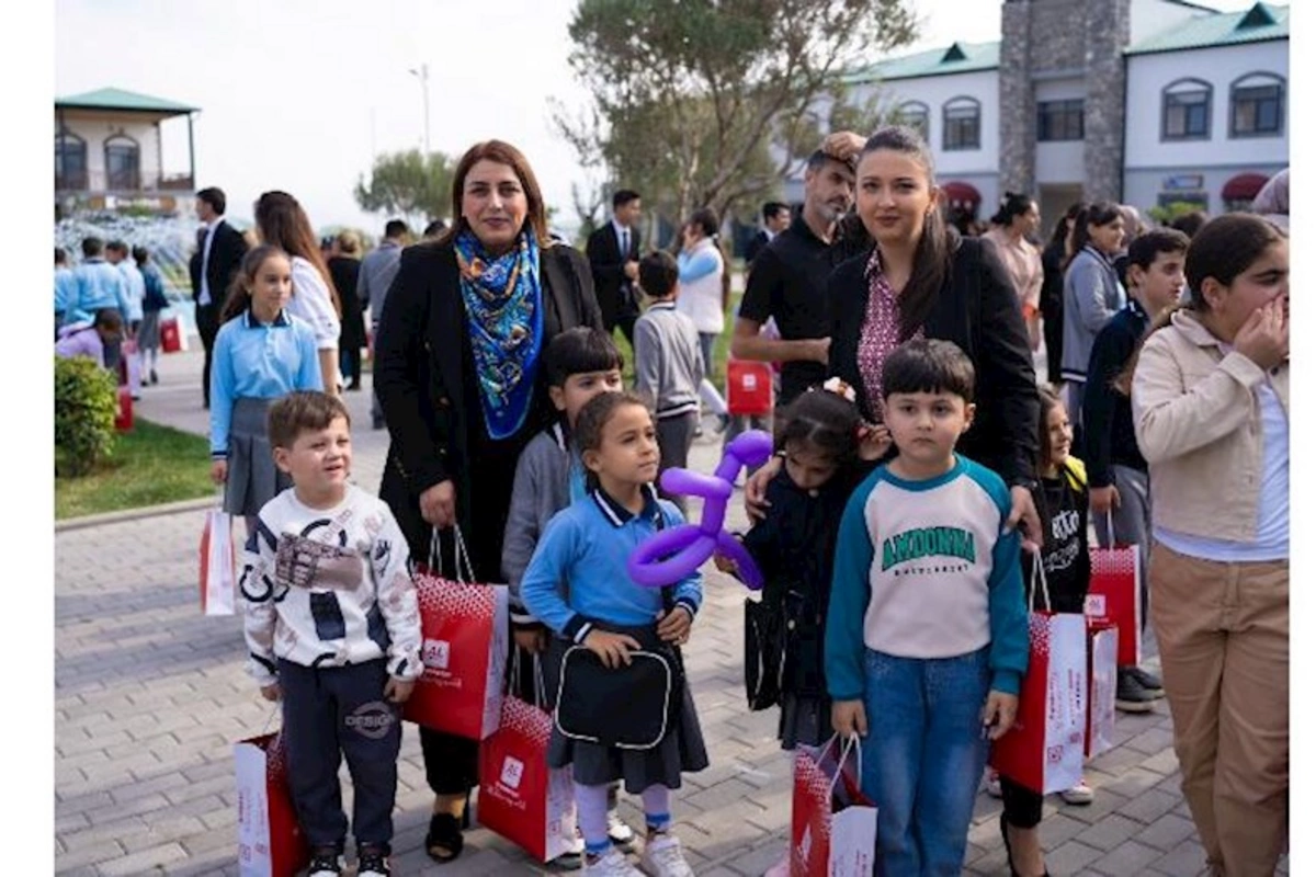 “AL Market” Ağalı kəndindəki məktəbliləri Zəfər Günü münasibətilə təbrik etdi — FOTO