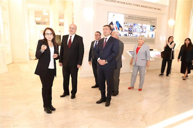 “Regional Medianın İnkişafı” layihəsi çərçivəsində media nümayəndələri ilə növbəti görüş Gəncə şəhərində keçirilib — FOTOLAR