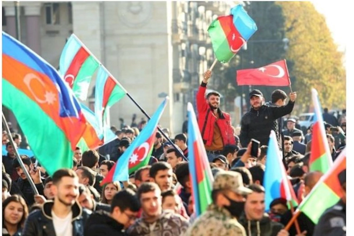 Azərbaycan “Prezident-Xalq-Ordu” birliyi sayəsində qazanılan zəfər sevincini yaşayır — RƏY