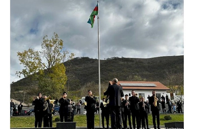 Laçında Zəfər Günü ilə bağlı yürüş keçirildi — FOTOLAR Laçında Zəfər Günü ilə bağlı yürüş keçirildi — FOTOLAR
