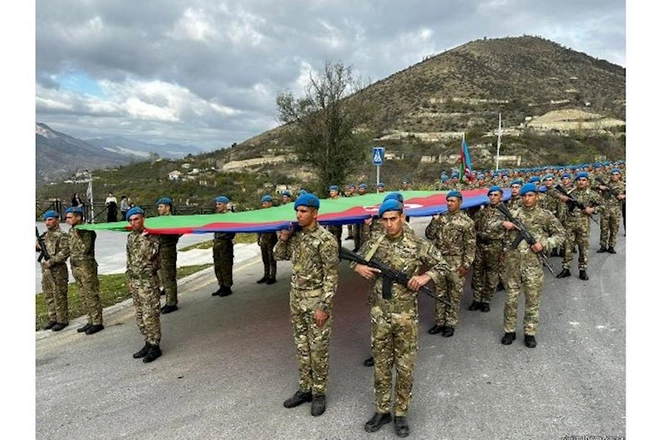 Laçında Zəfər Günü ilə bağlı yürüş keçirildi — FOTOLAR Laçında Zəfər Günü ilə bağlı yürüş keçirildi — FOTOLAR