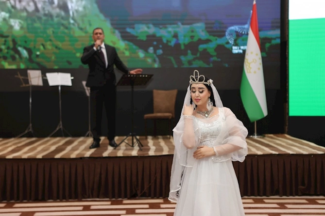 Tacikistanda Ümummilli Liderin 100 illik yubileyi və Zəfər Günü qeyd olunub