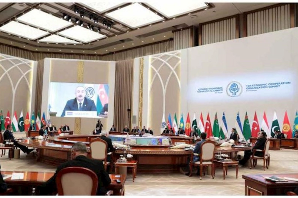 İlham Əliyev ECO-nun 16-cı Zirvə toplantısında iştirak edib — YENİLƏNİB