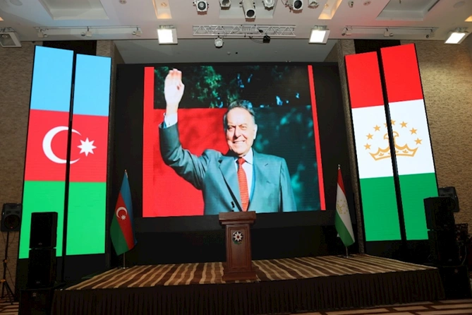Tacikistanda Ümummilli Liderin 100 illik yubileyi və Zəfər Günü qeyd olunub