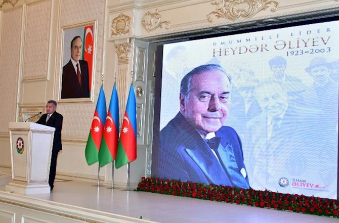 Abşeronda Heydər Əliyevin əziz xatirəsi dərin ehtiramla yad edildi — FOTOLAR