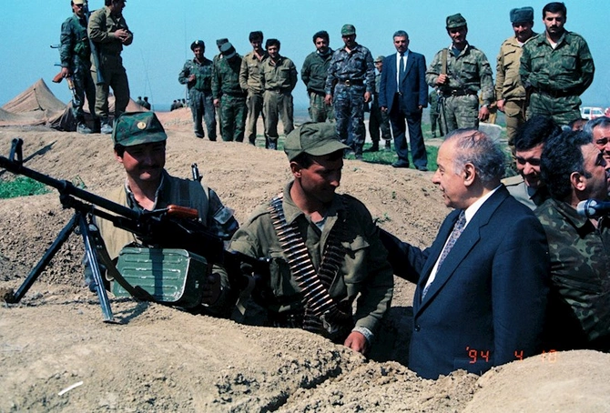 “Kaş o yaşayaydı, Şuşada - Cıdır düzündə onun gözəl fotolarını çəkəydim..” — Heydər Əliyevin şəxsi fotoqrafı Rafiq Bağırov