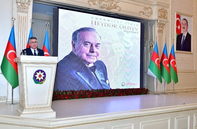 Abşeronda Heydər Əliyevin əziz xatirəsi dərin ehtiramla yad edildi — FOTOLAR