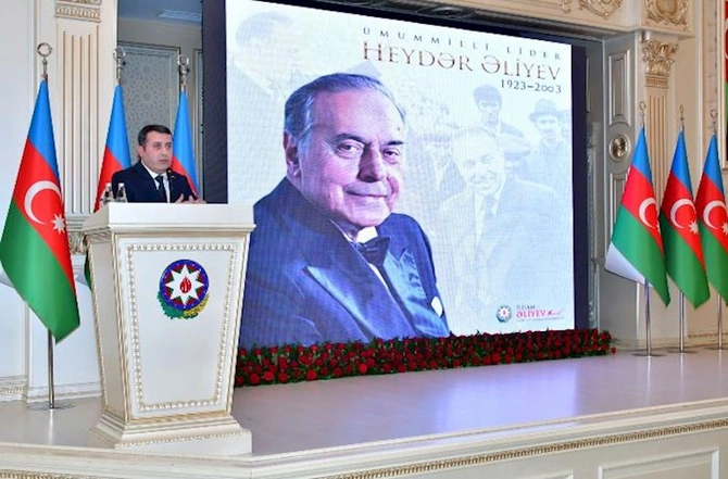 Abşeronda Heydər Əliyevin əziz xatirəsi dərin ehtiramla yad edildi — FOTOLAR