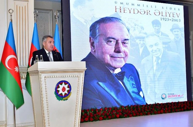 Abşeronda Heydər Əliyevin əziz xatirəsi dərin ehtiramla yad edildi — FOTOLAR