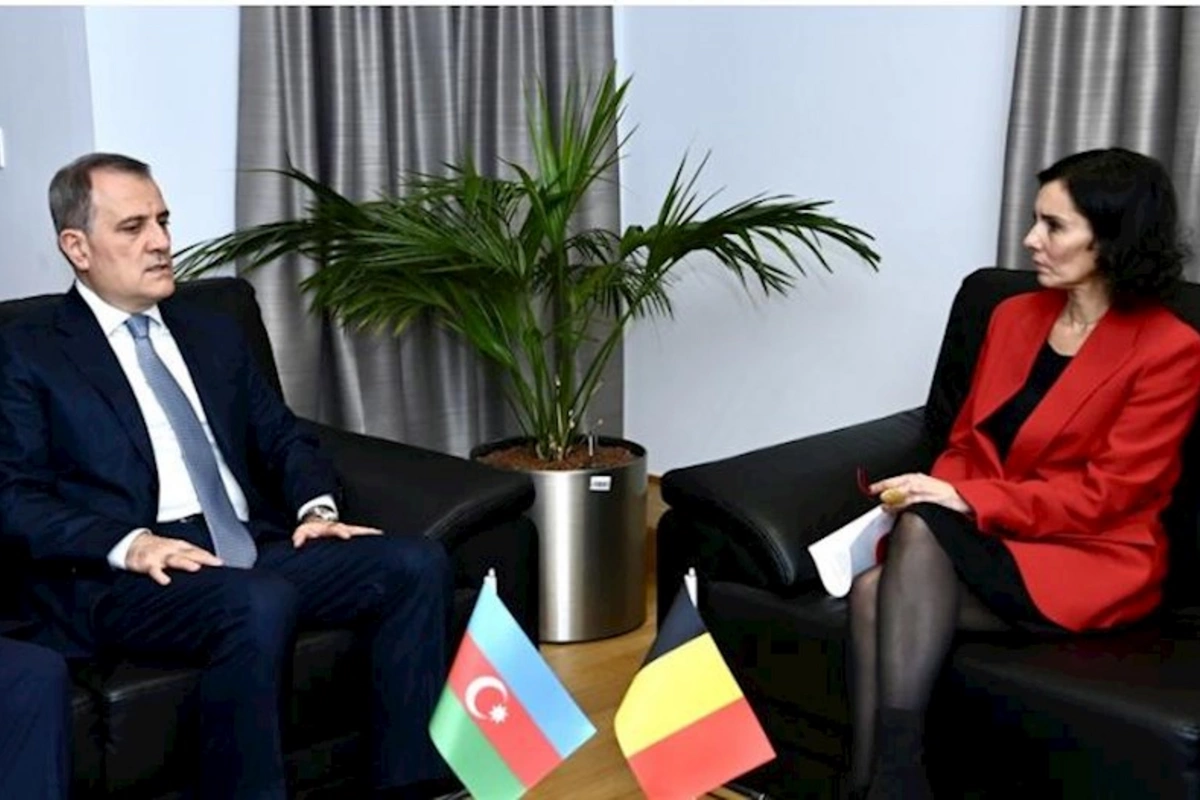 Ceyhun Bayramov belçikalı həmkarı ilə görüşüb